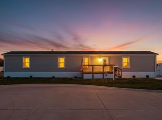 Clayton C242 Camelot Village plan