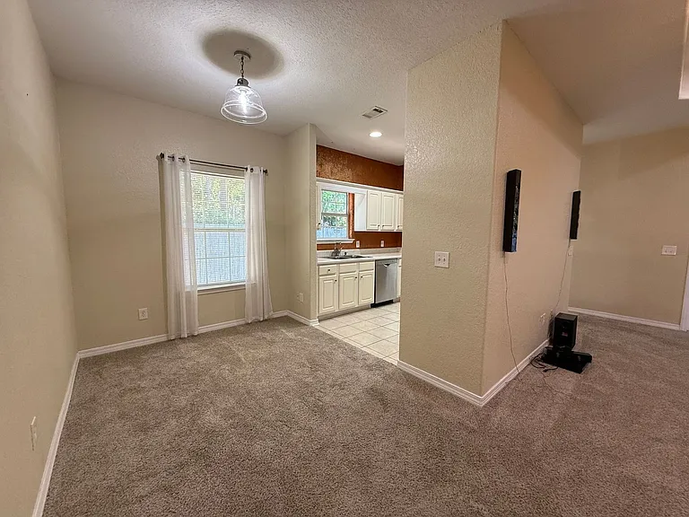 1643 Amarillo Trl — Photo 6