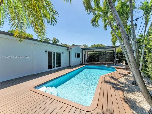12001 SW 41st Dr — Photo 12
