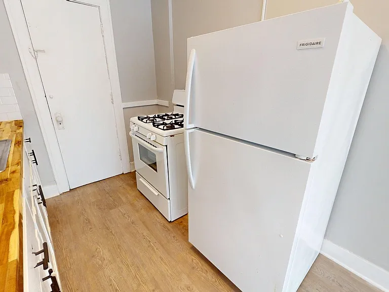 2684 Mayfield Rd — Photo 11