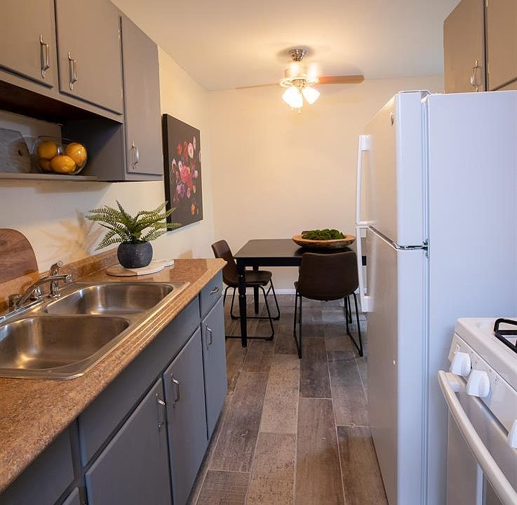 1st image of 1732 Sutton Ave #25