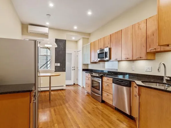 1 Fayette St APT 2, Cambridge, MA 02139