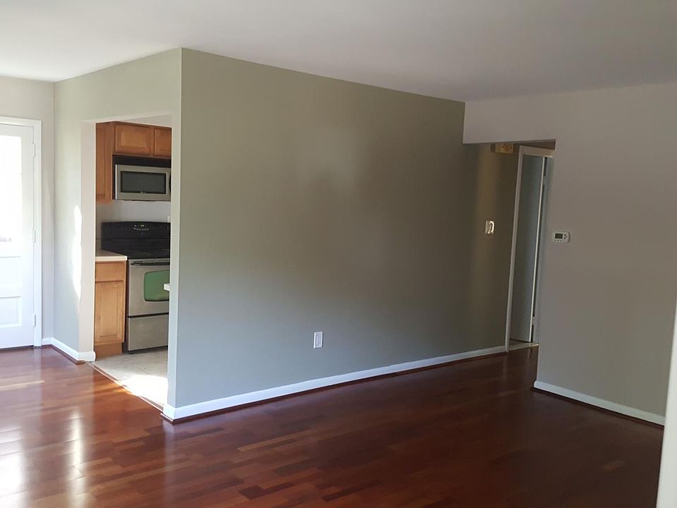 1st image of 1044 N Daniel St Floor 1