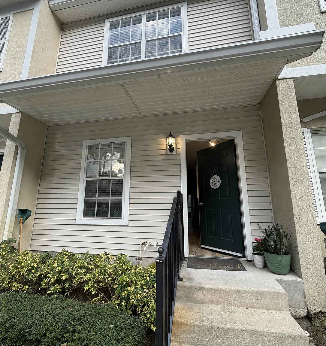 2 bed, 1068 sqft, $950 — Photo 2