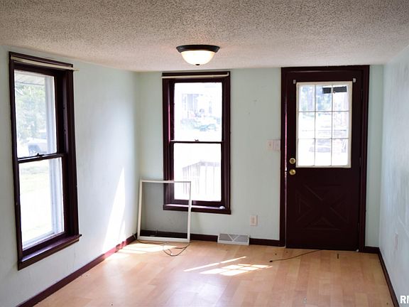 4th image of 1407 E North St