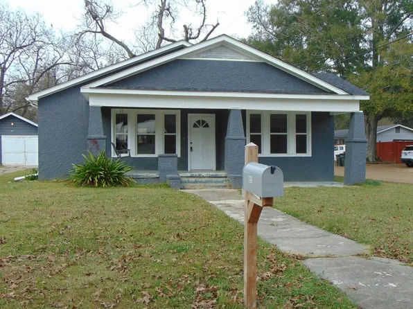 805 Lee Ave, Crystal Springs, MS 39059