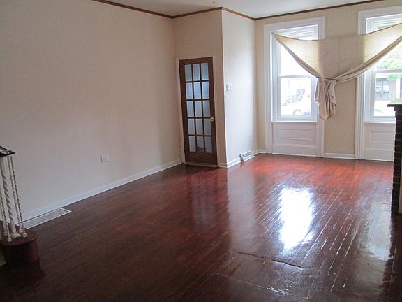 3rd image of 1943 E Allegheny Ave