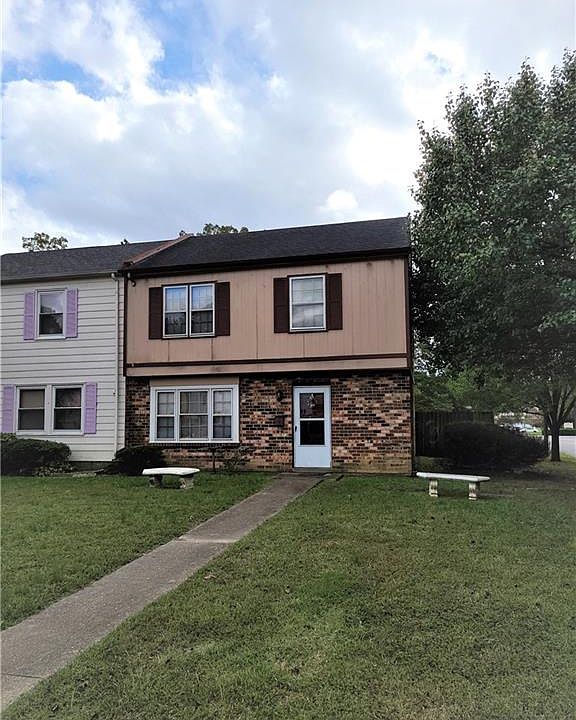2nd image of 401 Airycrest Dr #401