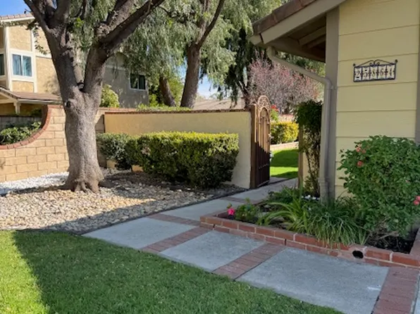 25864 Turquesa Dr, Santa Clarita, CA 91355