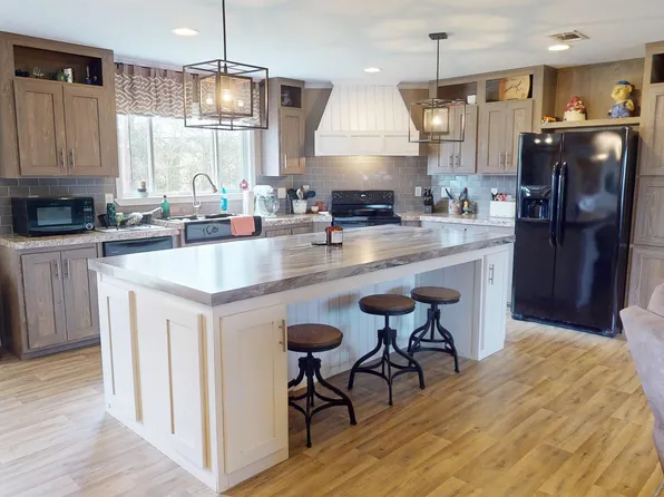 1687 County Road 3437, Atlanta, TX 75551