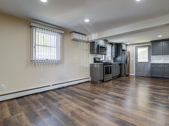 4th image of 94 Neptune Ave Floor 1