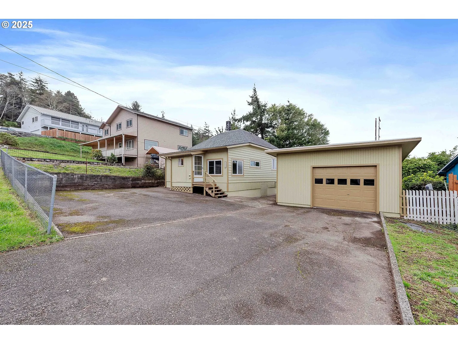2136 Hamilton St photo 1