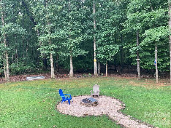 3rd image of 450 Willow Oaks Dr