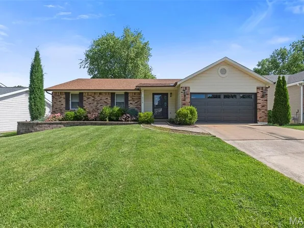 324 Trailview Ave, Saint Peters, MO 63376