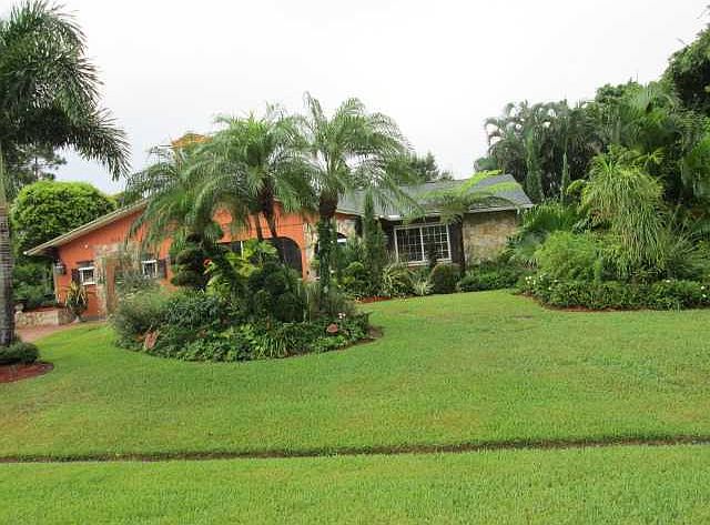 Home For Sale In Port saint lucie