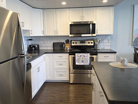 4th image of 4902 37th St #307