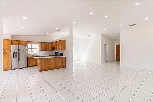 15881 SW 139th Ave Photo 1