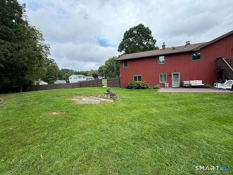 55 White Oak Ln — Photo 1