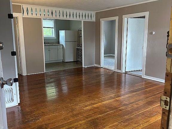 4th image of 100 Deer Creek Dr APT 3