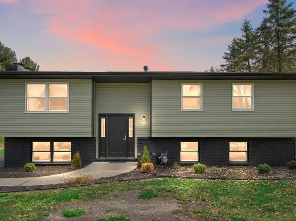 5945 Harrison St, Merrillville, IN 46410