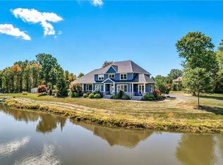 956 Camelot Dr, Hermitage, PA 16148