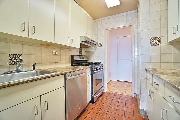 Sold by Get Listed! Get Sold! NYC | media 20