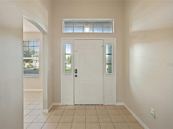 3rd image of 445 Cierra Oaks Cir