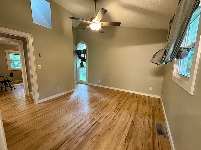 411 Patrick Henry Dr — Photo 13