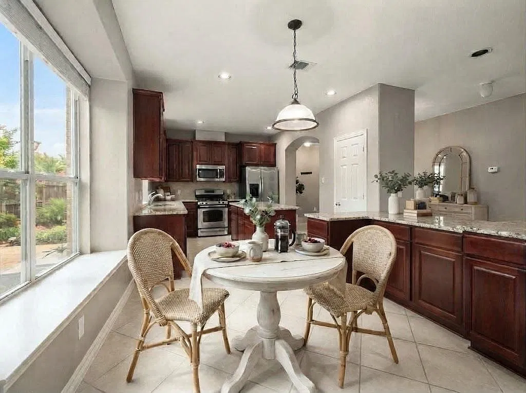 4 bed, 4.0 bath, 2841 sqft, $2,700 — Photo 4