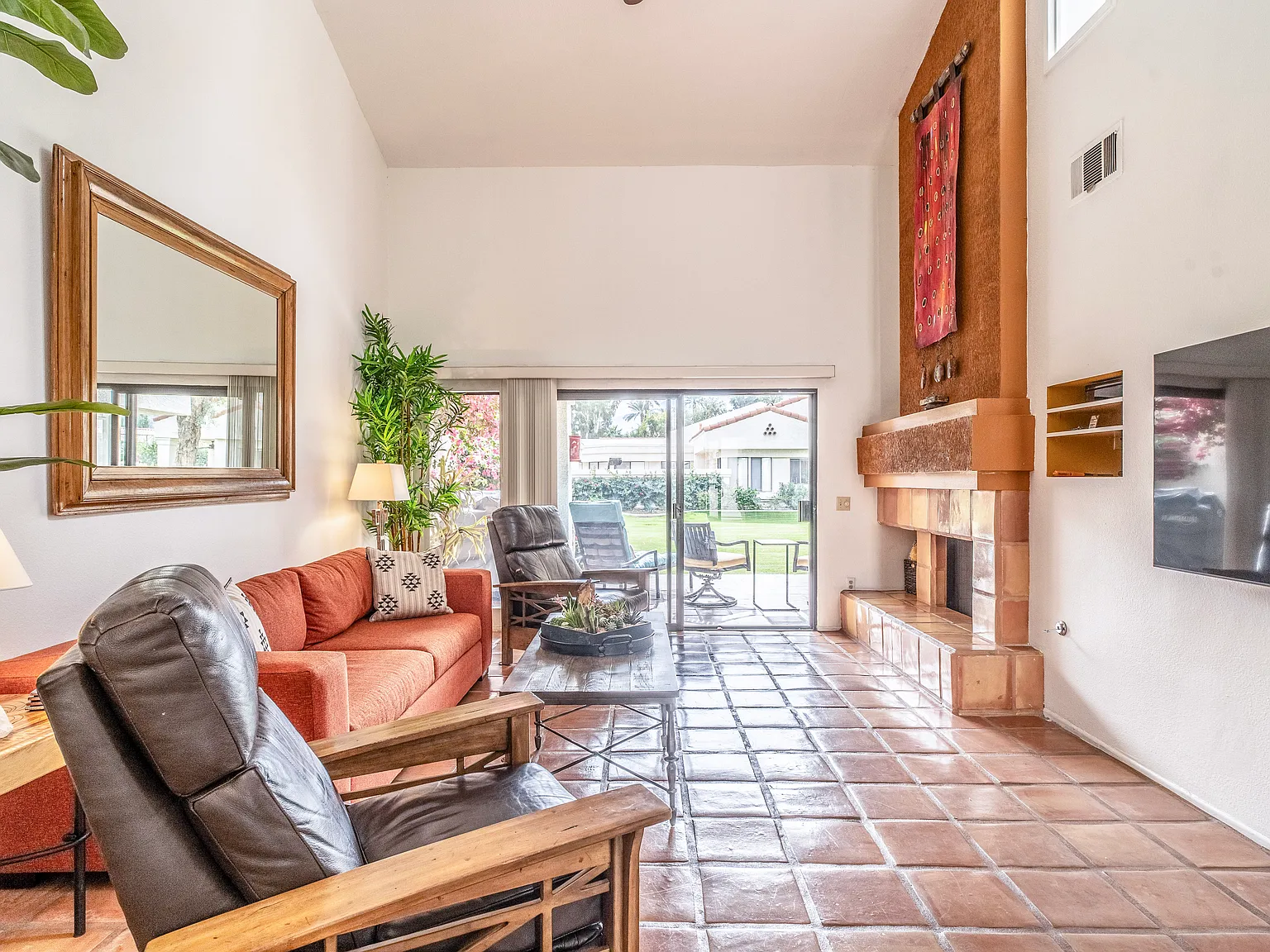 77641 Los Arboles Dr — Photo 2