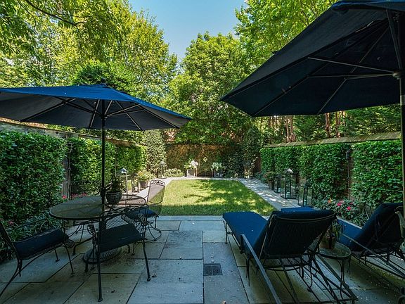 Deep lot with space for pool