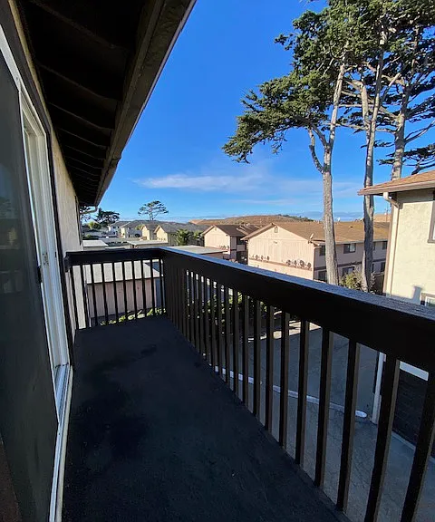 Lake View Terrace — Photo 10