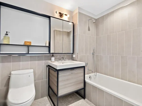 575 4th Avenue image 3 of 14