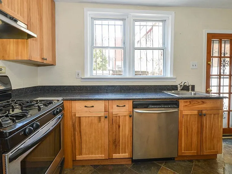 248 S Warnock St — Photo 8