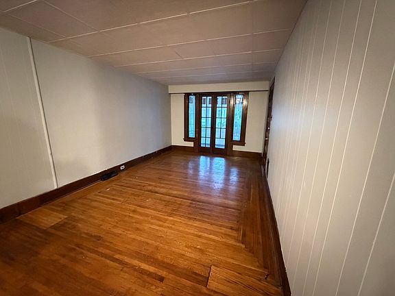 4th image of 44 Hillside Ave Unit 1