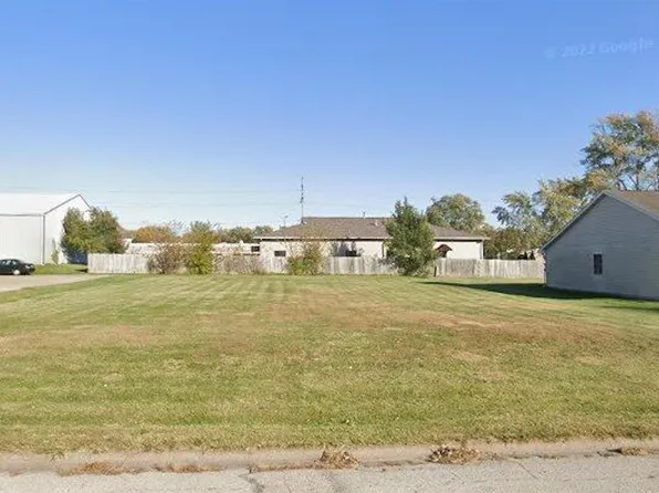 119/121 Argo St, Washington, IL 61571