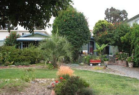 2-unit duplex & yard