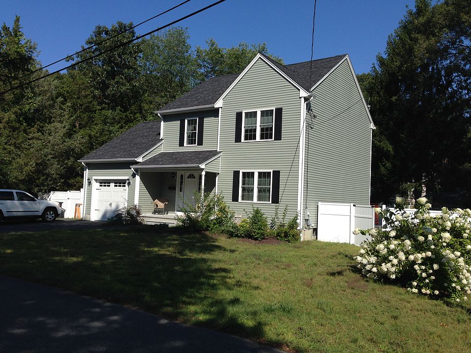 2nd image of 39 Colfax St