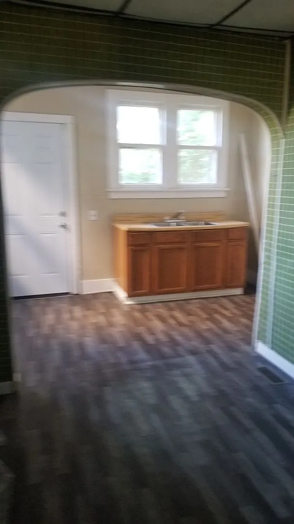 3 Bedroom House — Photo 1