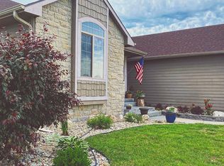 1040 Lobdell Dr, Manhattan, KS 66503