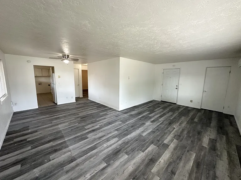 1619 W 5th Ave #A — Photo 6