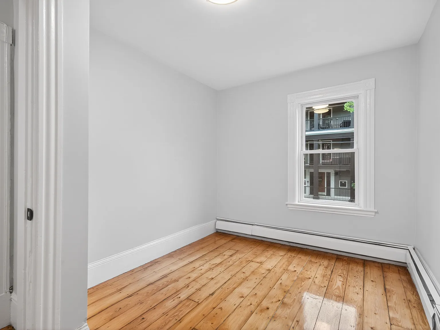 3 bed, 1.5 bath, 1250 sqft, $3,375 — Photo 4