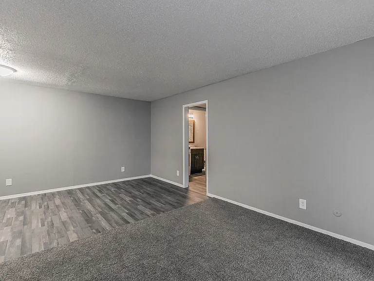 Verano Oaks Apartments — Photo 37
