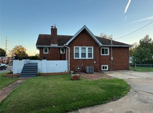 9311 Mackenzie Rd, Saint Louis, MO 63123