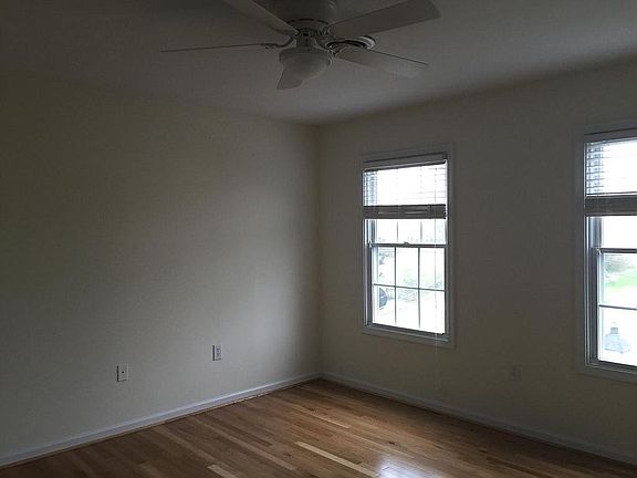4th image of 212 E 16th St