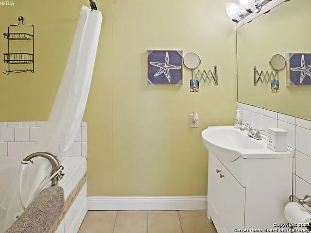 222 S 12th St — Photo 24