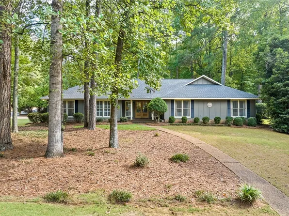 2401 Heritage Dr, Opelika, AL 36804