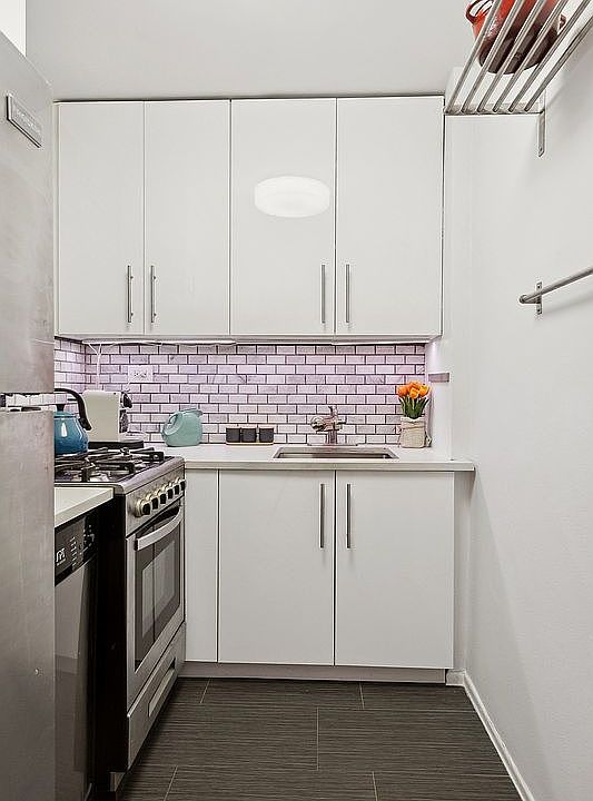 1st image of 305 E 40th St APT 2-U