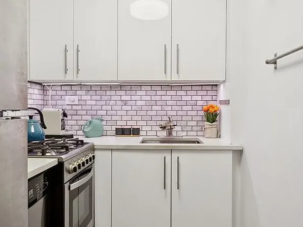 305 E 40th St APT 2-U, Manhattan, NY 10016