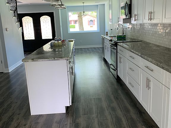 5th image of 205 San Saba St